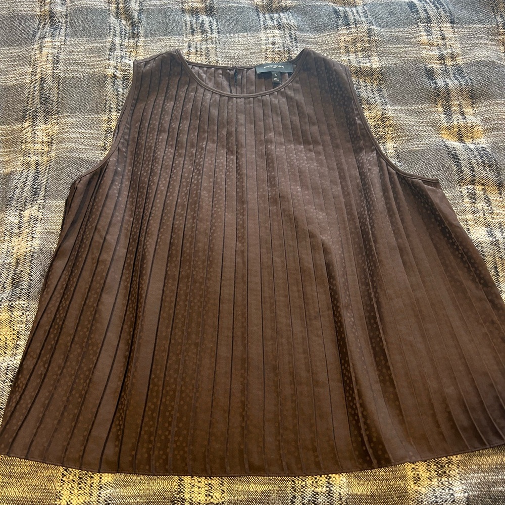 Banana Republic Chocolate Brown Pleated polka Dot sleeveless Blouse